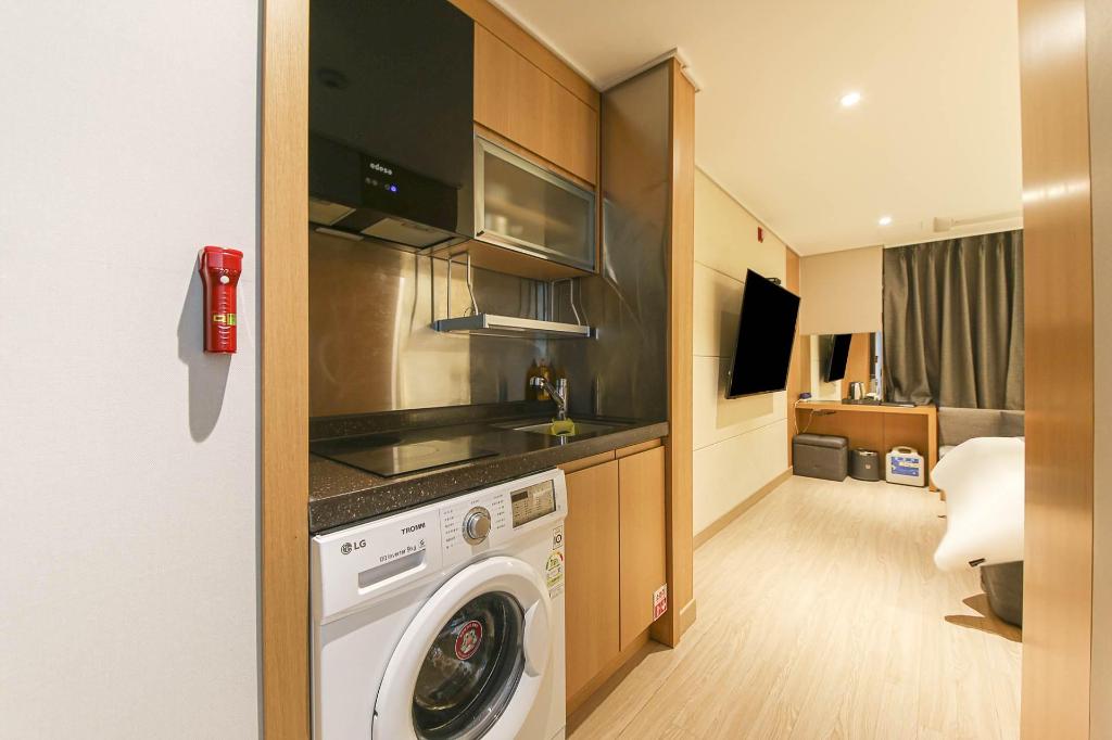 Фото R&b Business Hotel