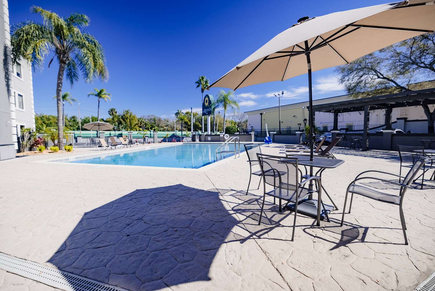 Фото La Quinta Inn by Wyndham Tampa Near Busch Gardens