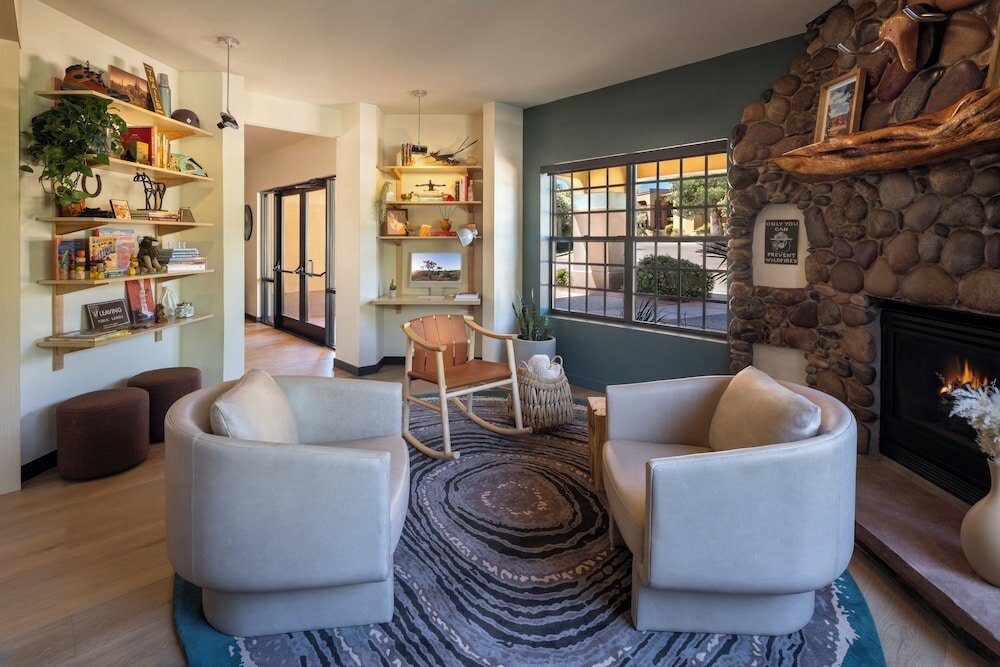 Фото Sedona Real Inn & Suites