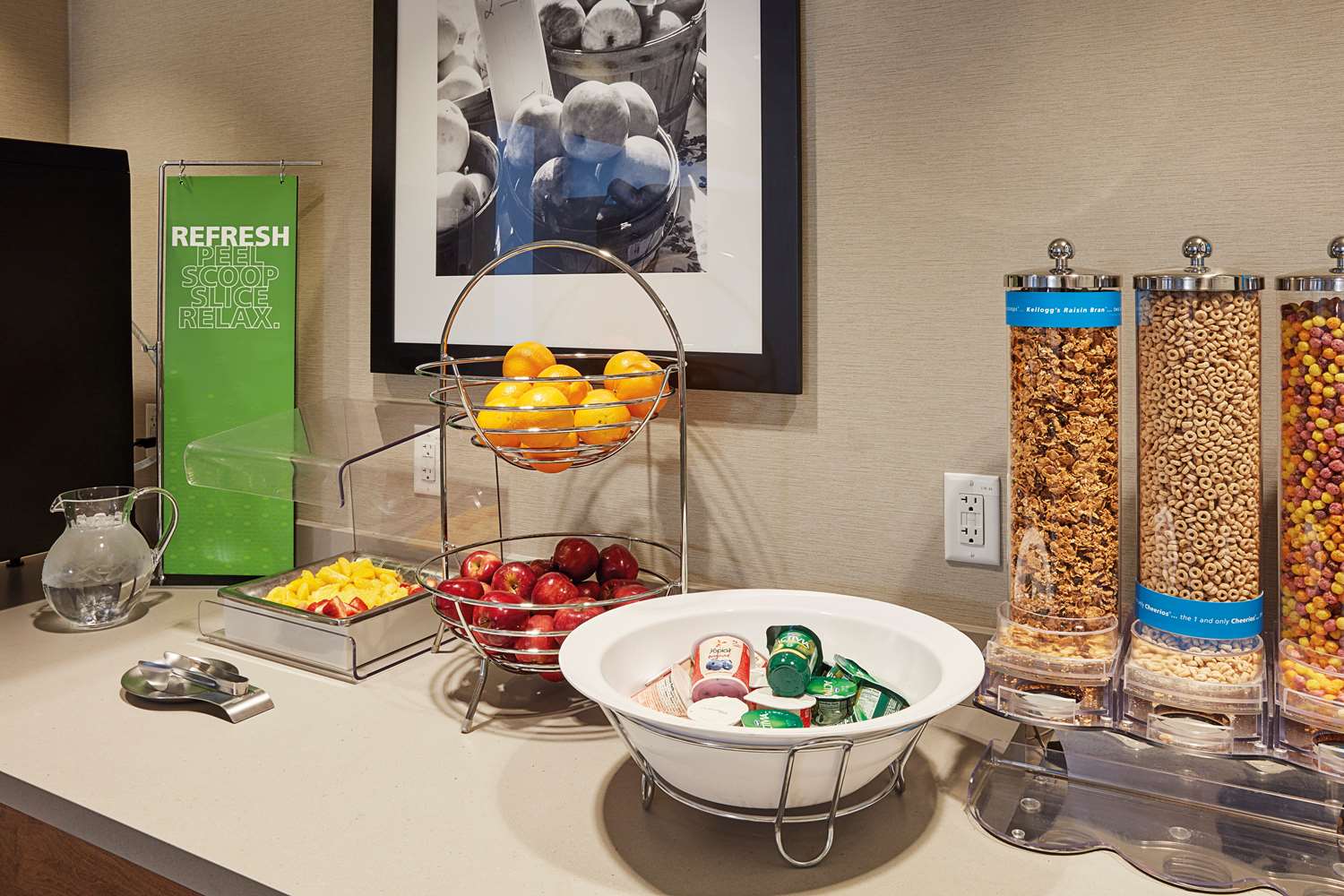 Фото Hampton Inn & Suites Sacramento at Csus