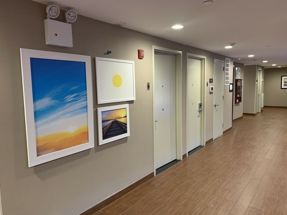 Фото Days Inn by Wyndham Brooklyn Borough Park