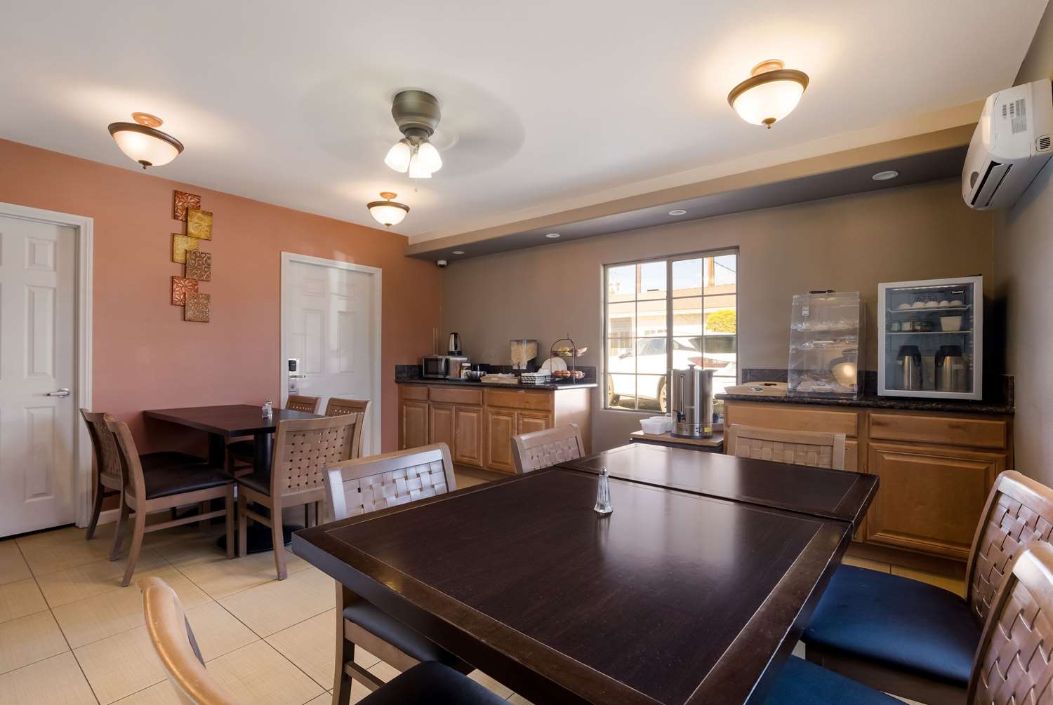 Фото Rodeway Inn near Coachella