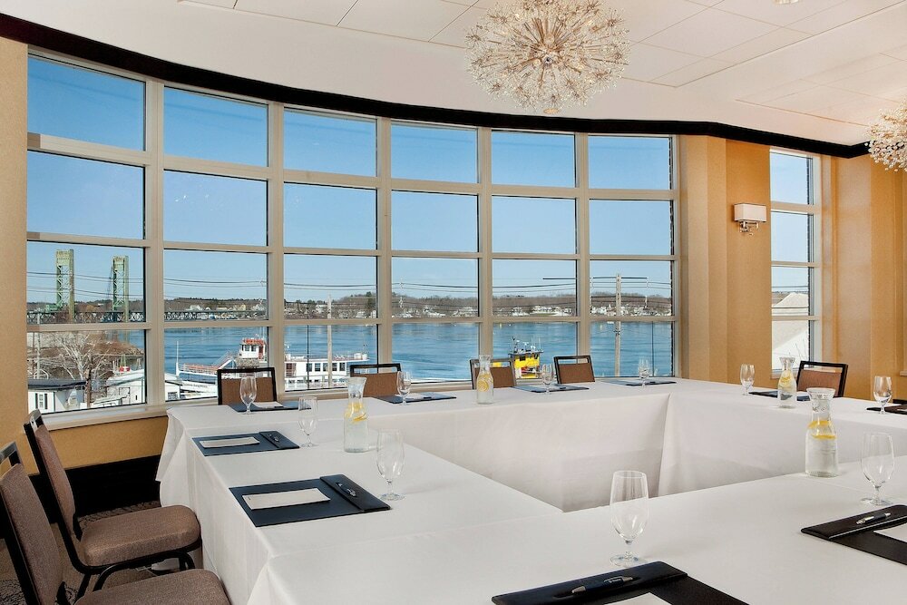 Фото Sheraton Portsmouth Harborside Hotel