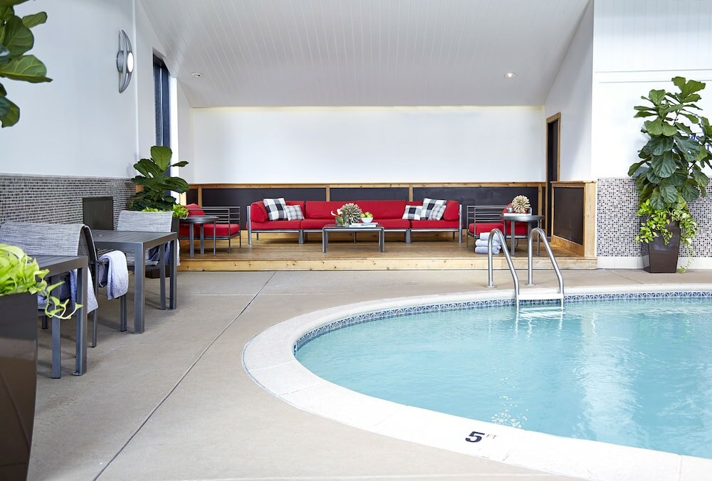 Фото Renaissance St. Louis Airport Hotel