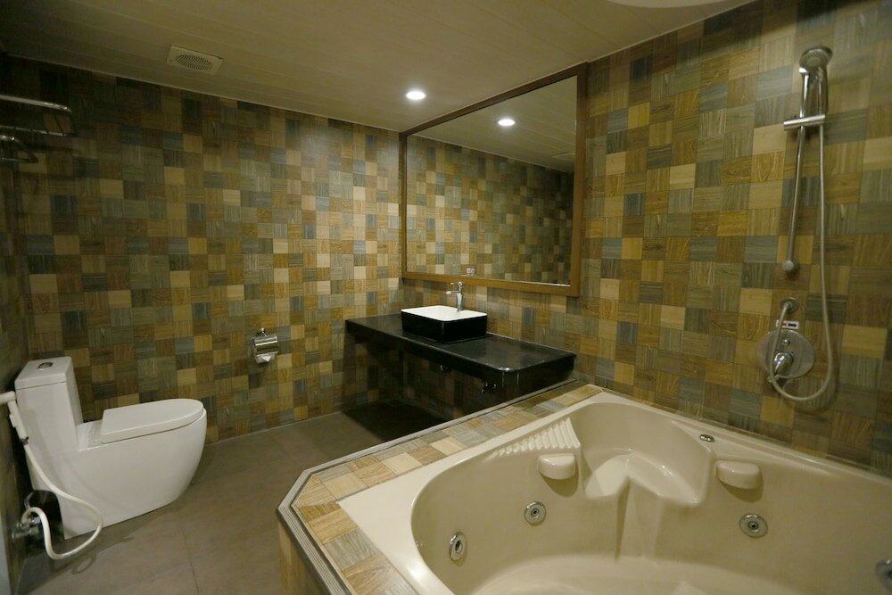 Фото Victoria Court Cuneta