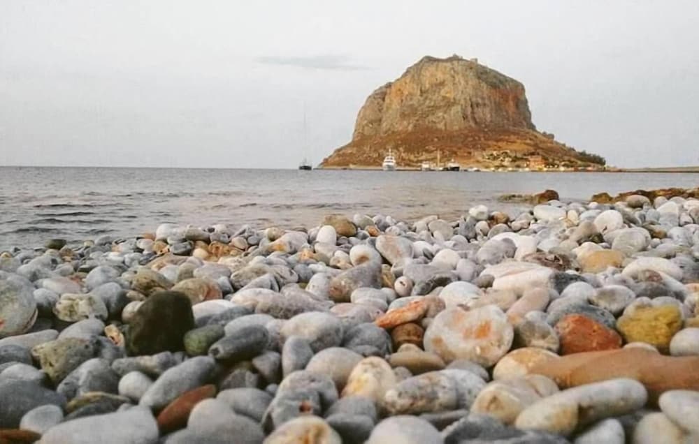 Фото Filoxenia Hotel