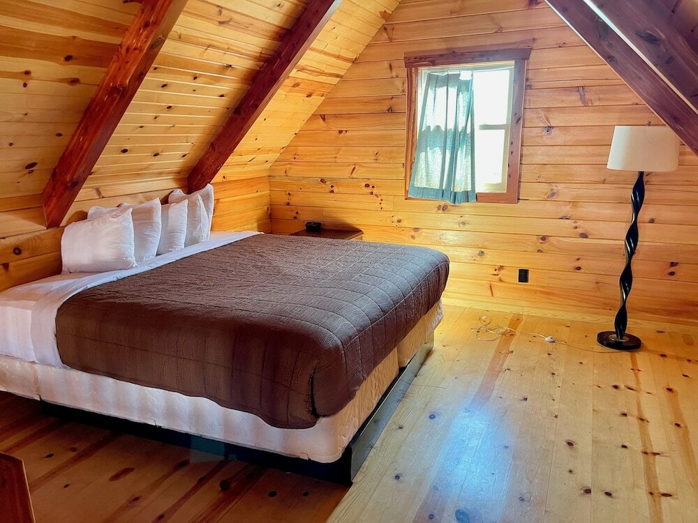 Фото Cabins of Mackinaw