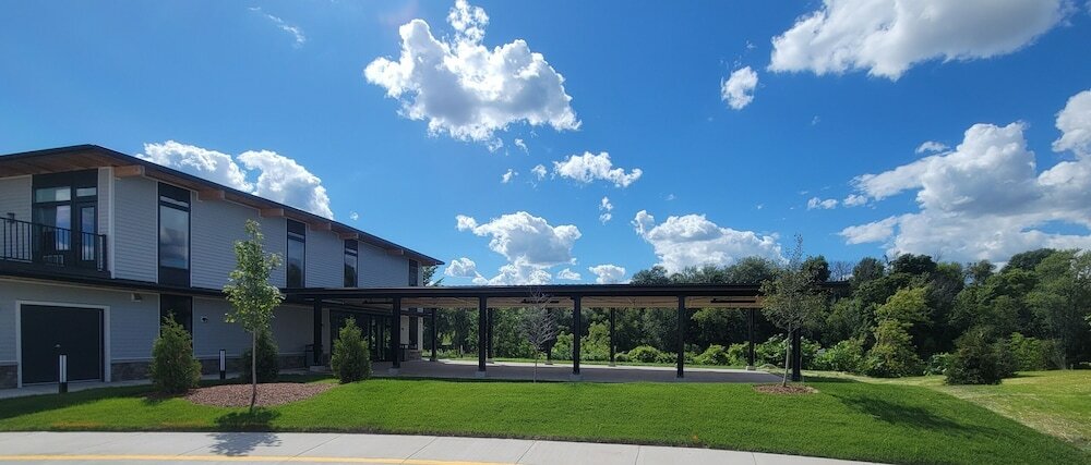 Фото Watershed Hotel