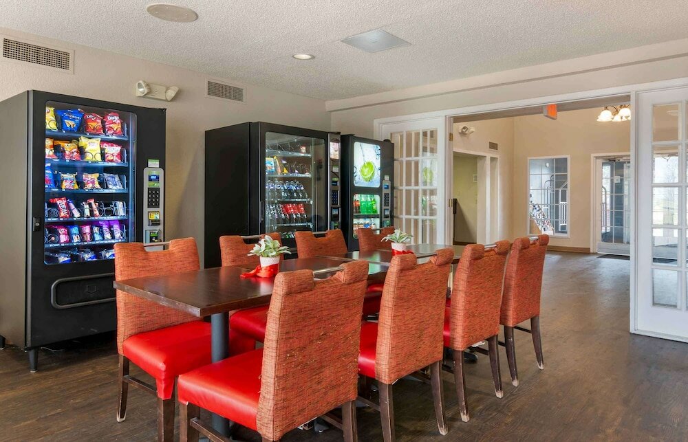 Фото Extended Stay America Suites Kansas City Airport Tiffany Spr