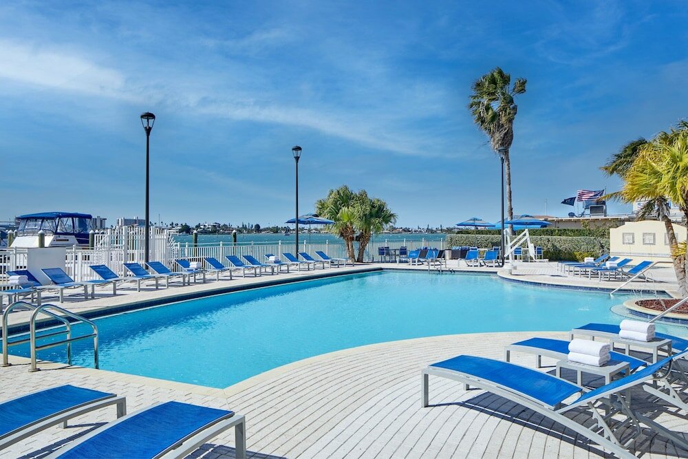 Фото Courtyard St. Petersburg Clearwater/Madeira Beach