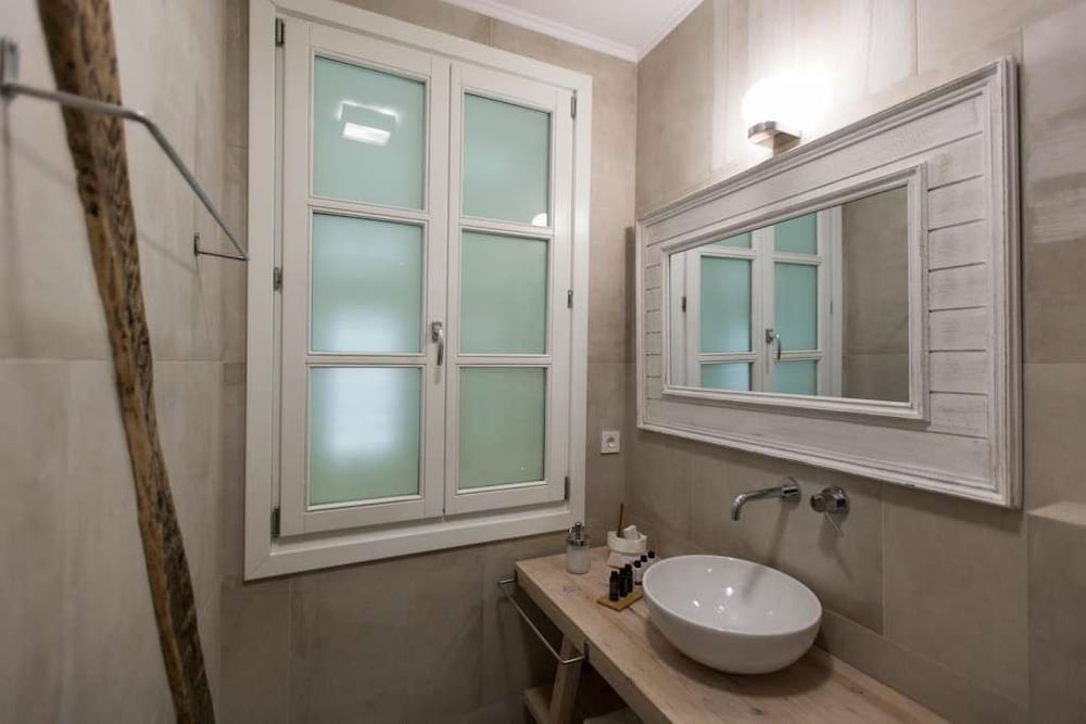 Фото Amymone Suites