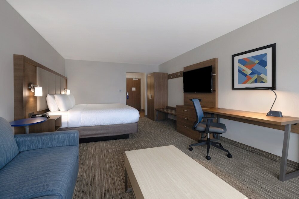 Фото Holiday Inn Express And Suites Detroit Dearborn, an Ihg Hotel