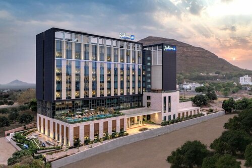 Гостиница Radisson Blu Hotel & SPA, Nashik в Нашике
