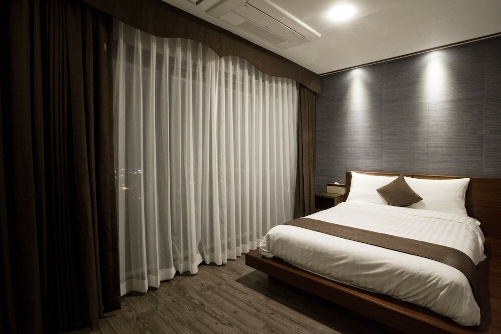 Фото CS Premier Hotel