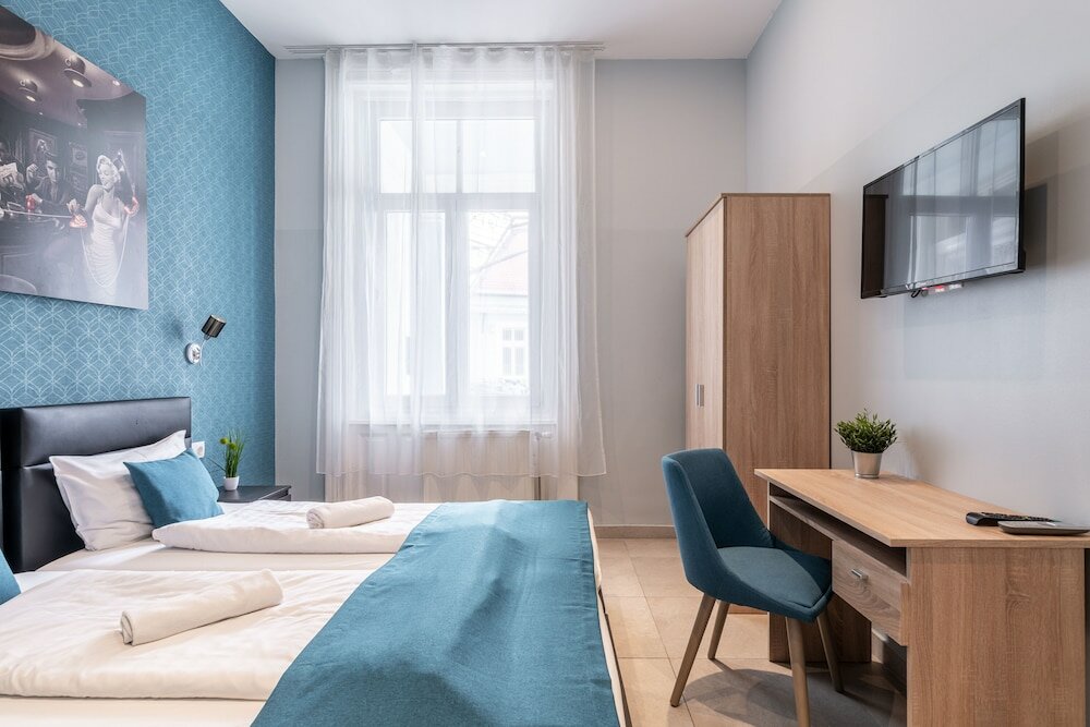 Фото Full Moon Budapest