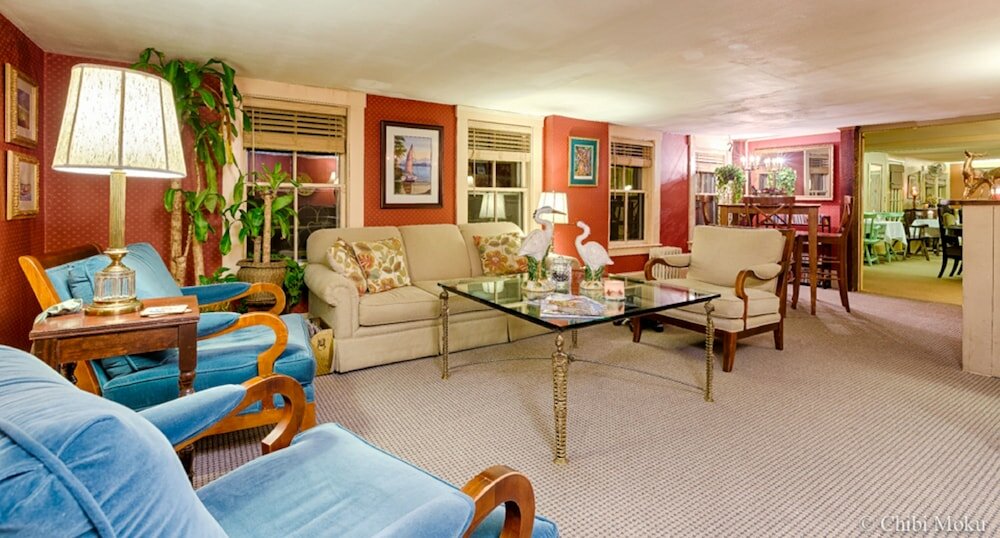 Фото Follansbee Inn