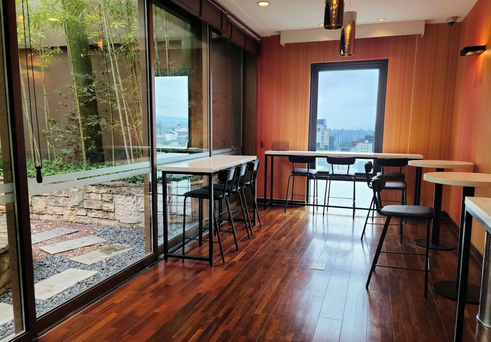 Фото Ibis Styles Ambassador Seoul Gangnam