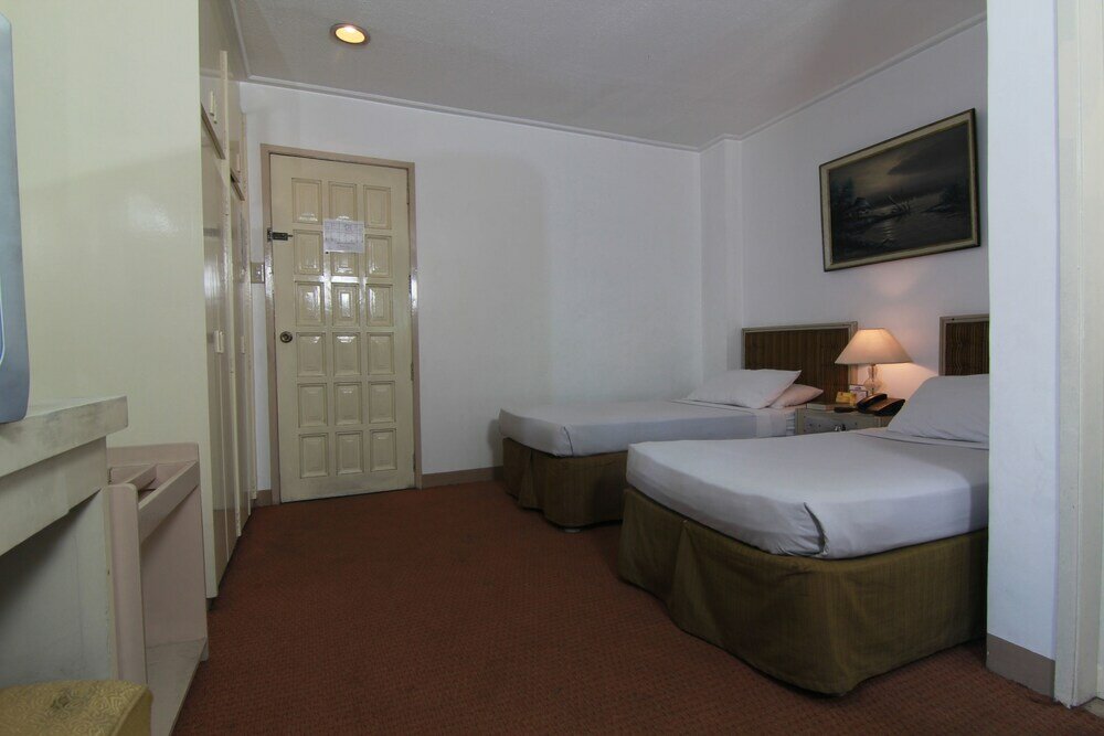 Фото Hotel Supreme