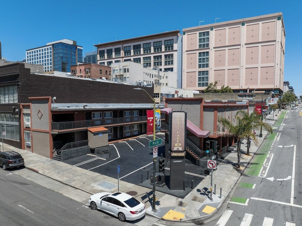 Фото Alexis Park Hotel