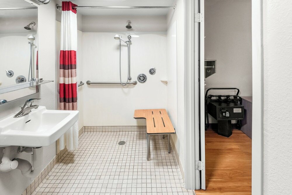 Фото Red Roof Inn Indianapolis North - College Park