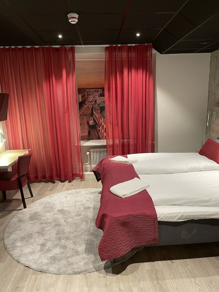 Фото Dream – Luxury Hostel