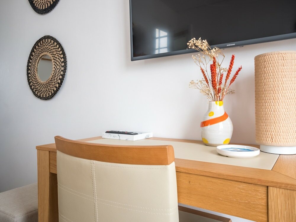 Фото Hôtel La Tour de Nesle La Rochelle Vieux Port