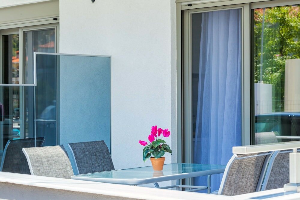 Фото Nymphes Deluxe Accommodation