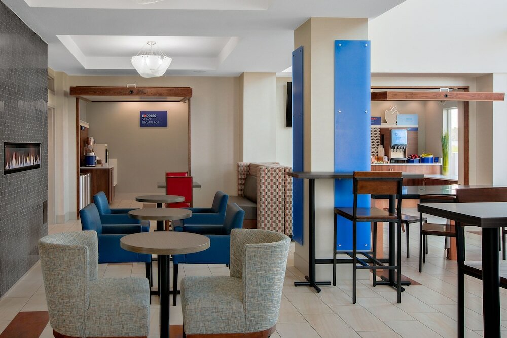Фото Holiday Inn Express & Suites Ontario, an Ihg Hotel