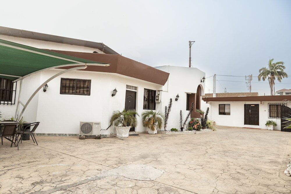 Фото Hill View Hotel West Airport