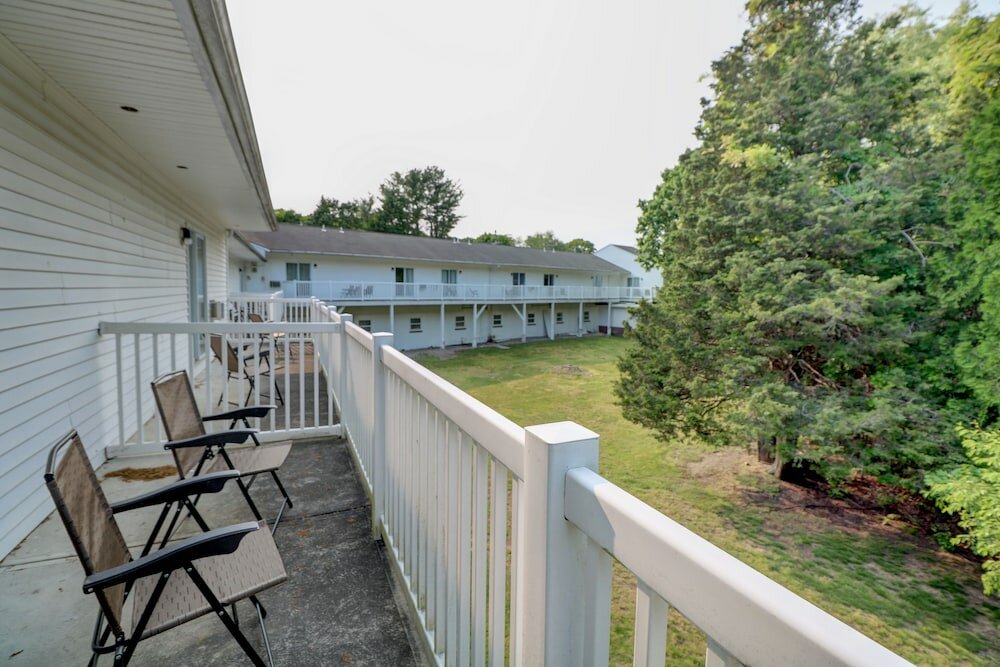 Фото Hamilton Village Inn