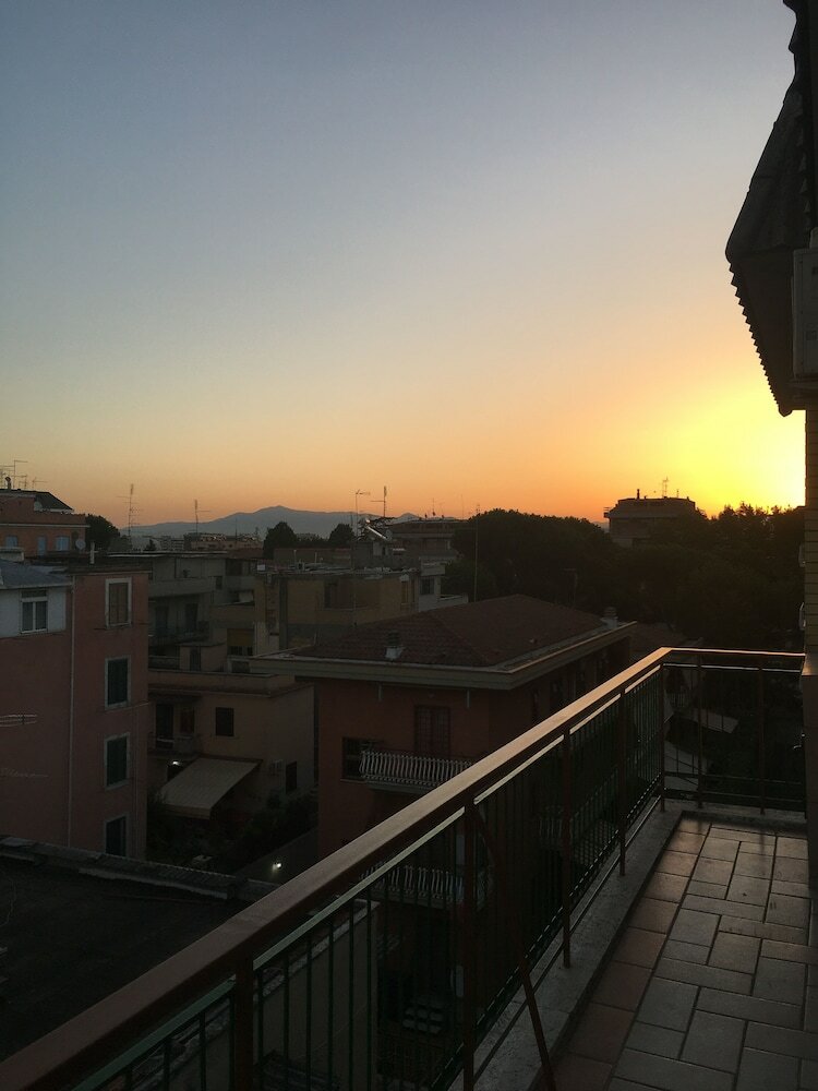 Фото Inviting 2-bed Apartment in Roma