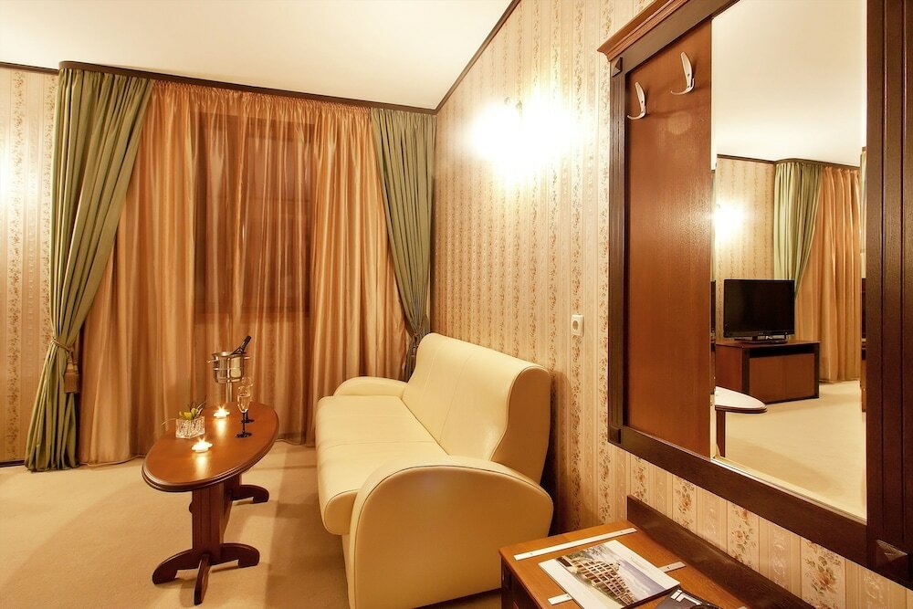 Фото Best Western Plus Bristol Hotel