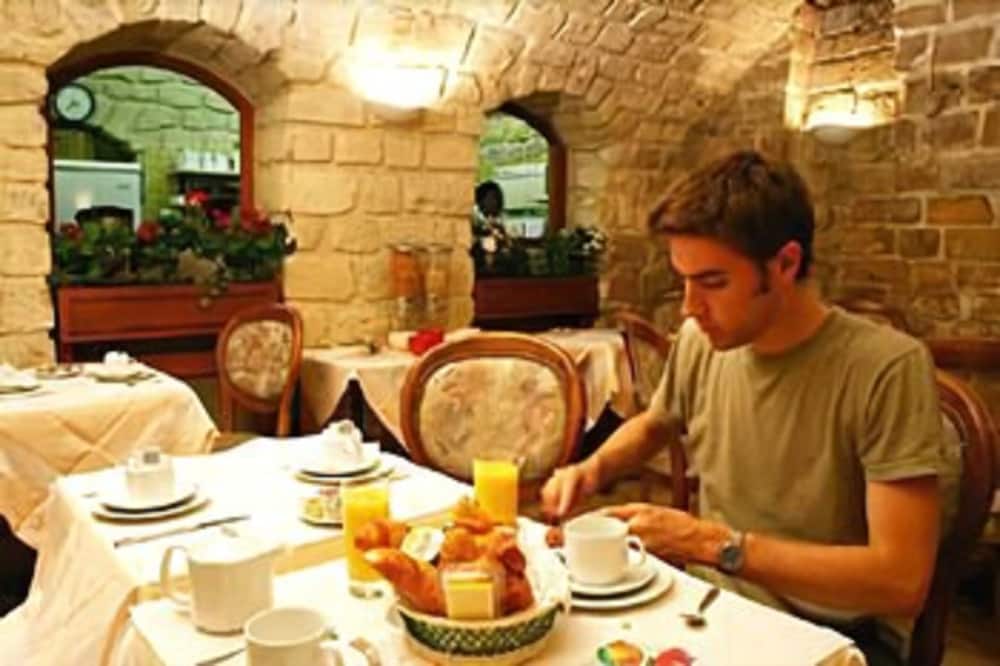 Фото Hôtel Meslay République