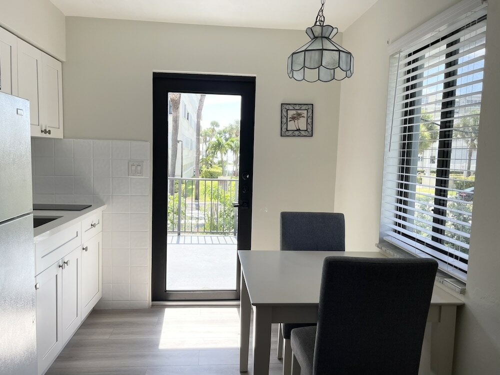 Фото Tropic Isle Beach Resort