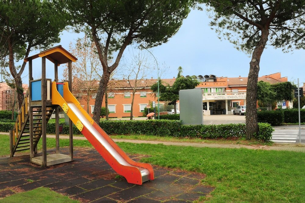 Фото Hotel Executive