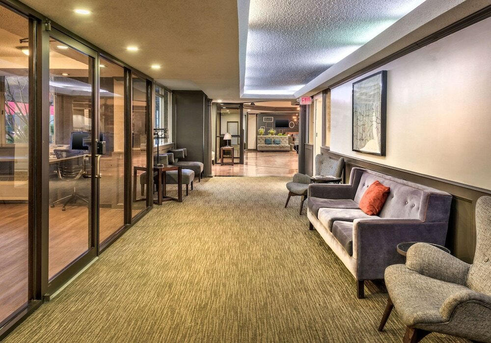 Фото Holiday Inn Express Atlanta Airport - North