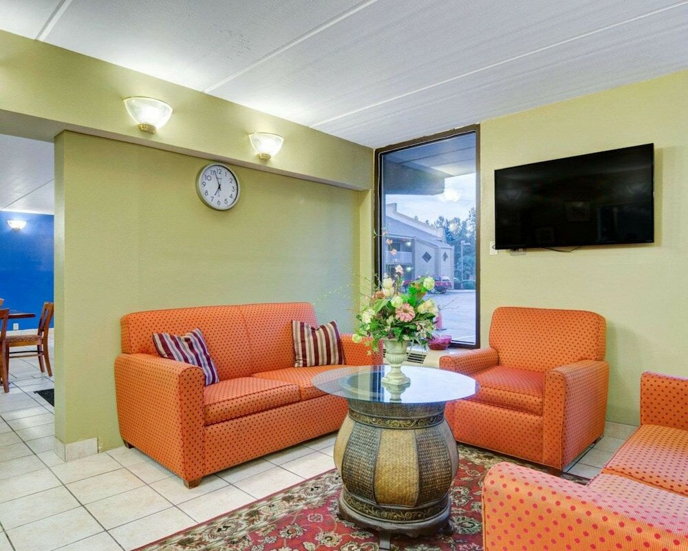 Фото Rodeway Inn Norcross