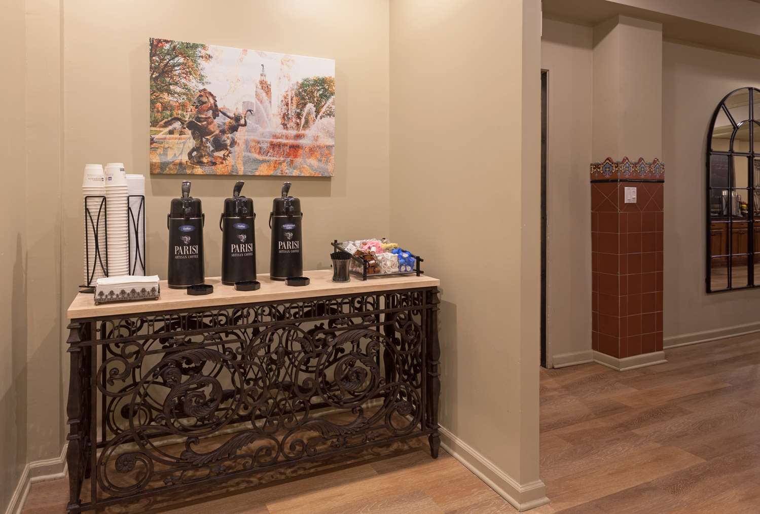 Фото Seville Plaza Hotel, Trademark Collection by Wyndham