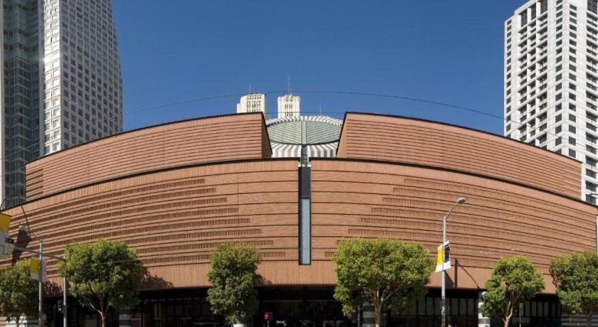 Фото Desmond Hotel