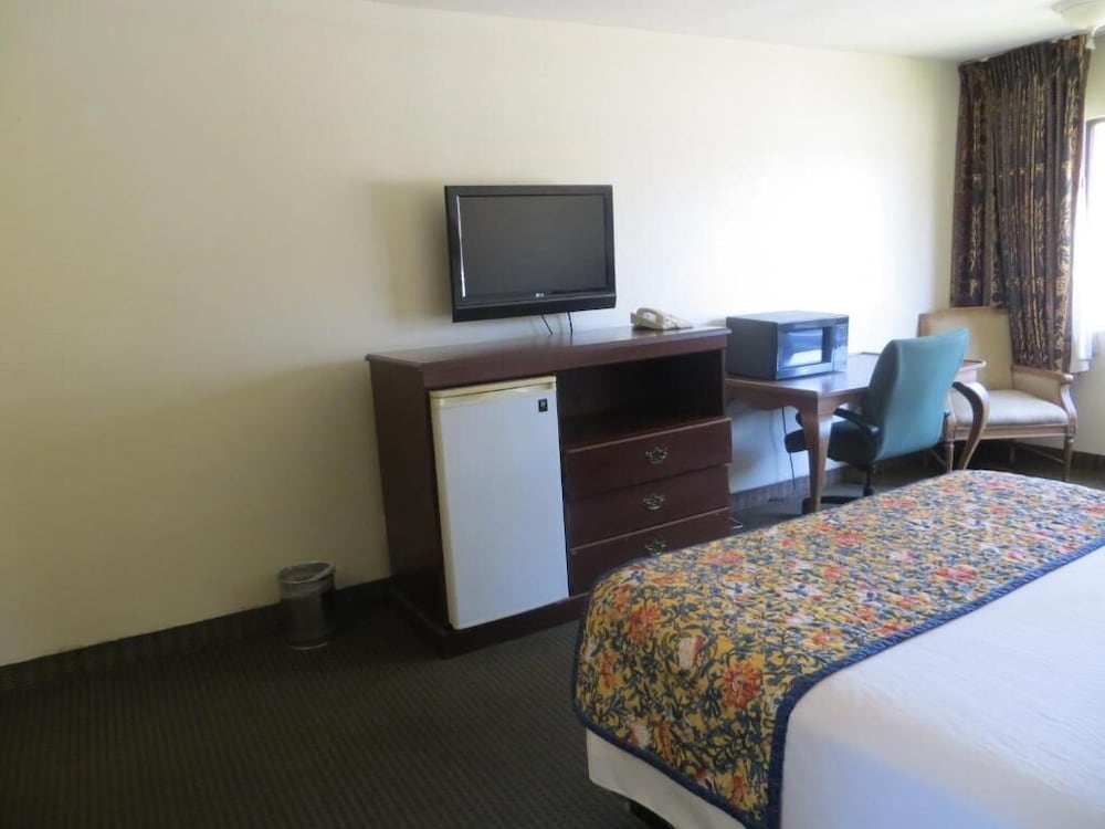 Фото Portside Inn & Suites