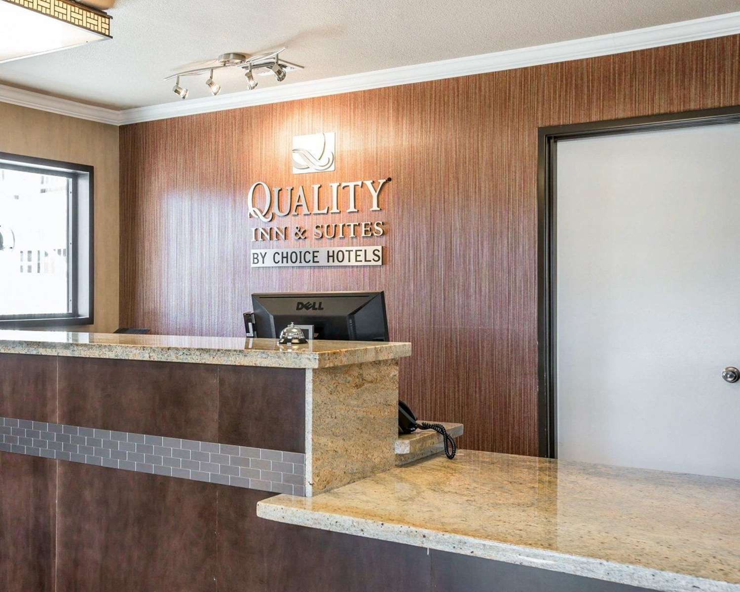 Фото Quality Inn & Suites Woodland - Sacramento Airport