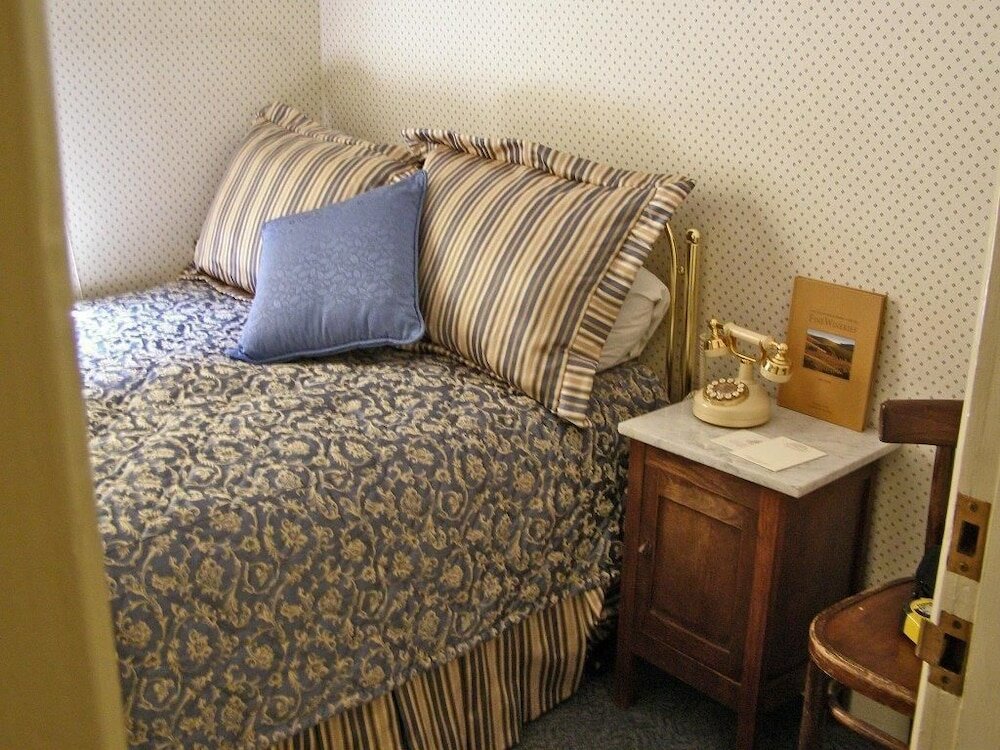 Фото The Mendocino Hotel and Garden Suites