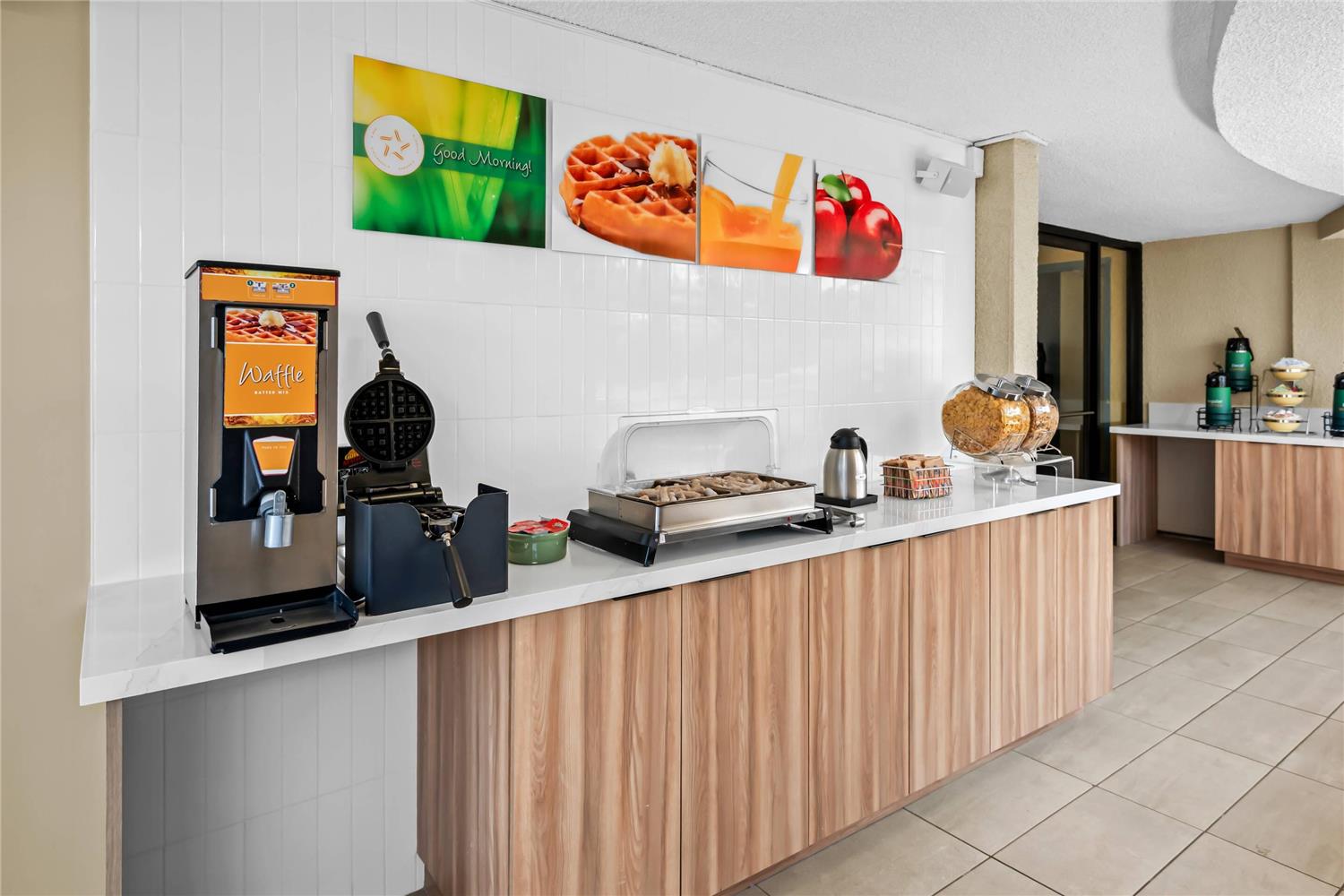 Фото Quality Inn & Suites Hermosa Beach