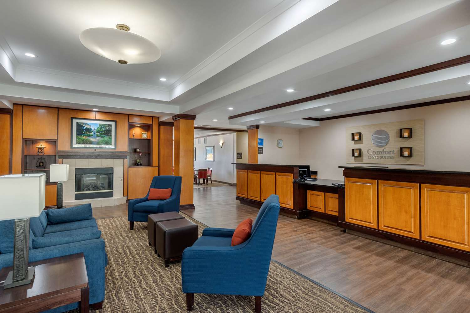 Фото Comfort Inn & Suites