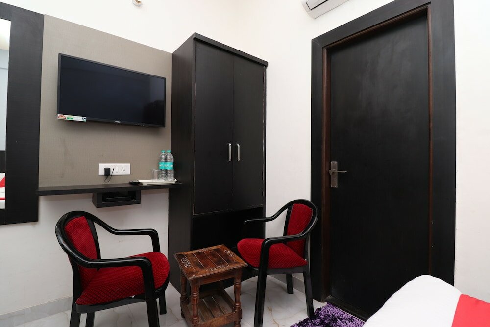 Фото Hotel Aaradhya Residency