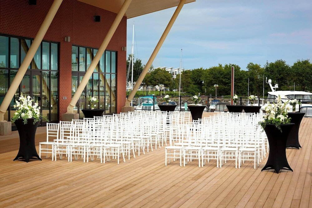 Фото Delta Hotels by Marriott Prince Edward