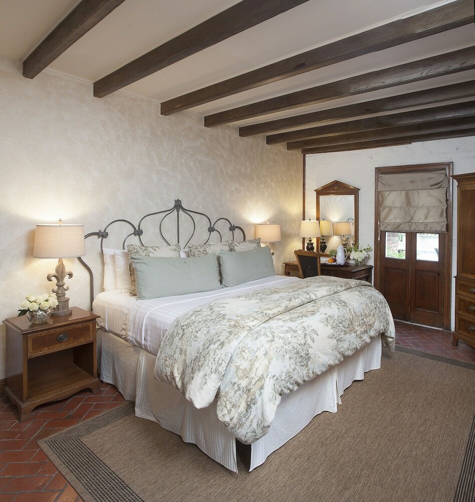 Фото Chateau Hotel