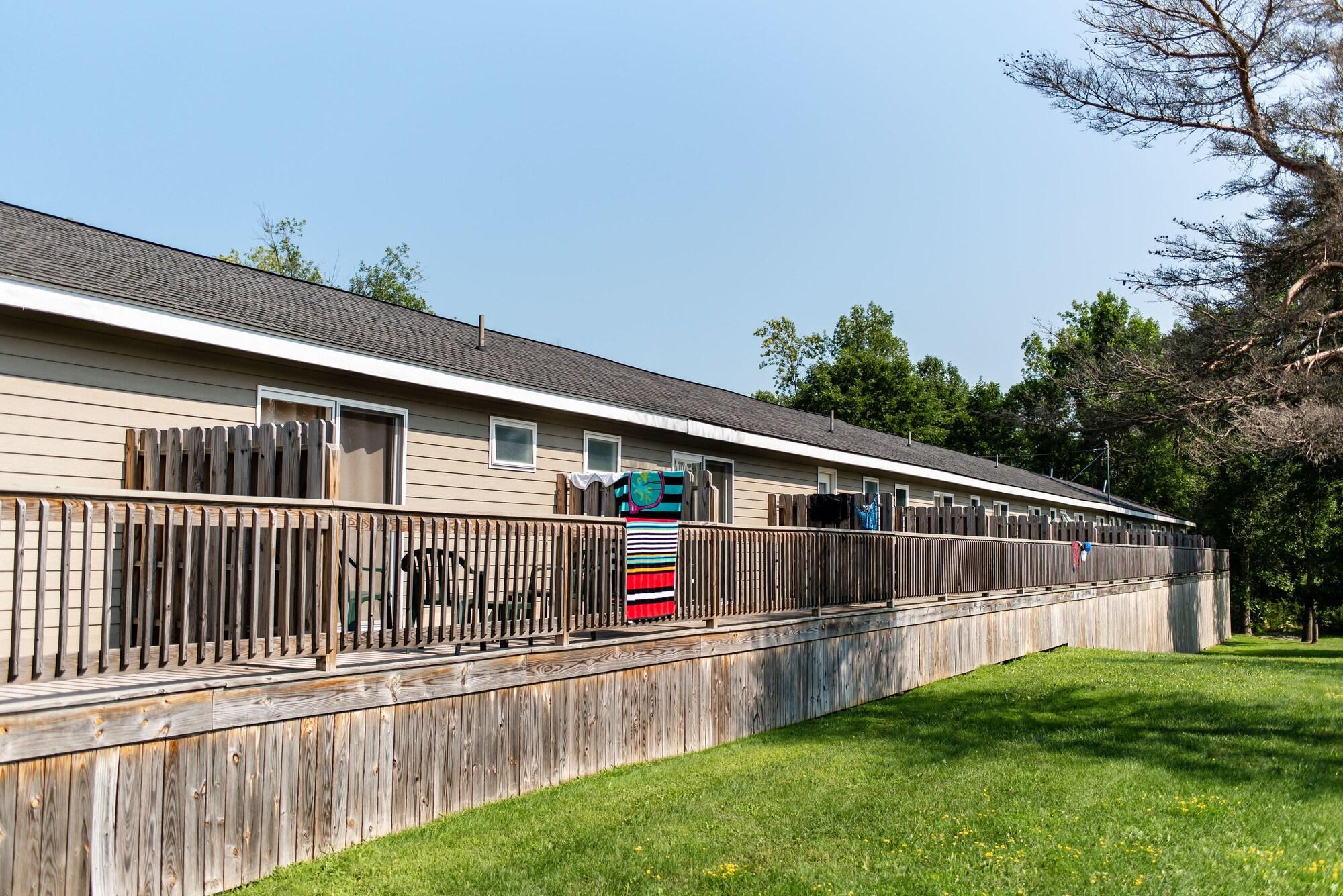 Фото Capt. 's Inn & Suites