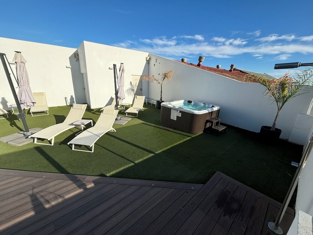 Фото Daos Suites Terrace Marbella