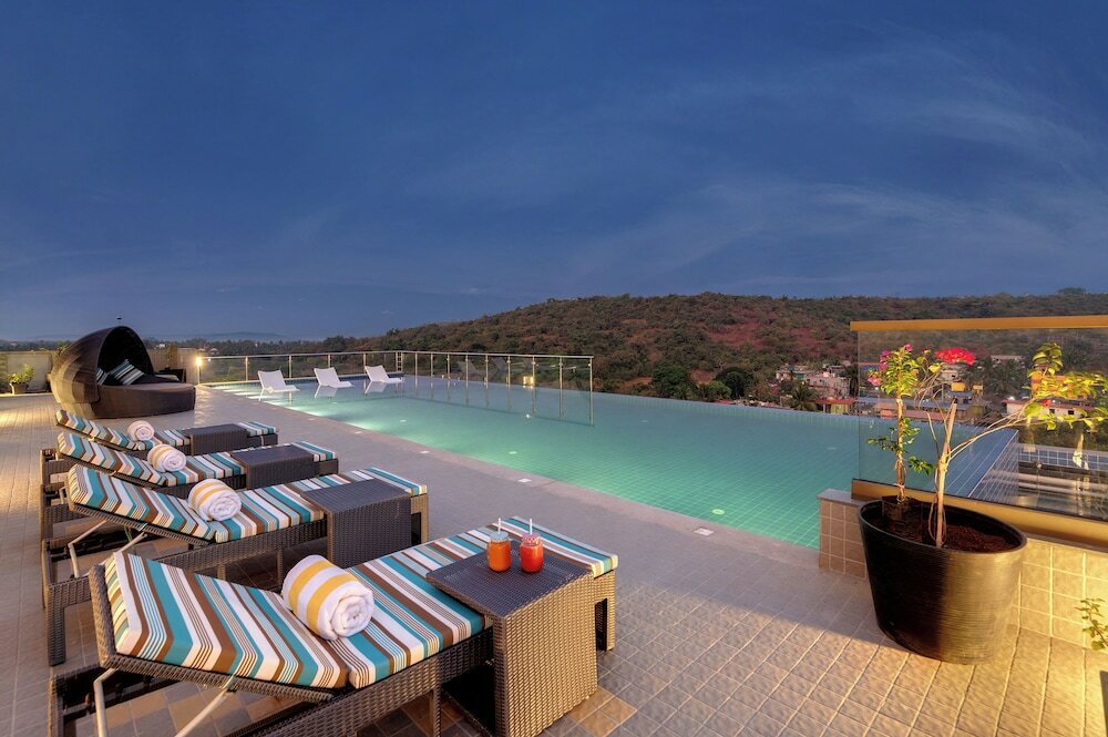 Фото The Fern Habitat Candolim Goa